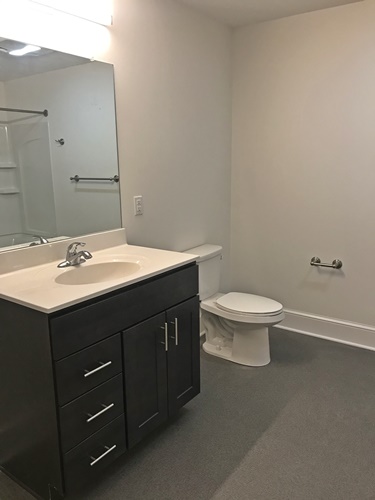 1781-335 W. Market St 3C i