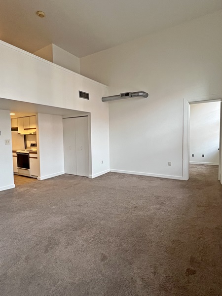 705-10 W. King St. #401 b