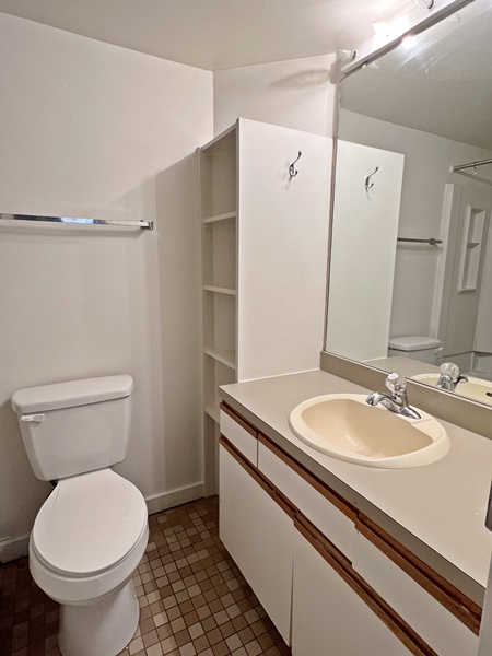 705-10 W. King St. #401 f