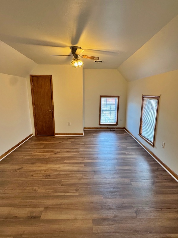1885-333 W. King St. B b