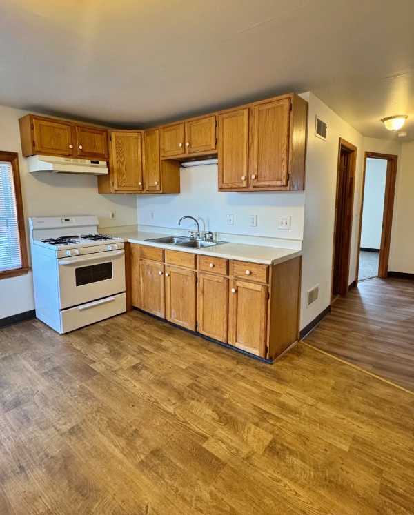1885-333 W. King St. B d