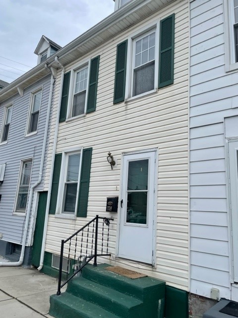 758 Wallace St.
