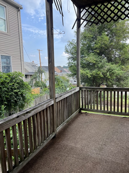 2081-419 N. Newberry g