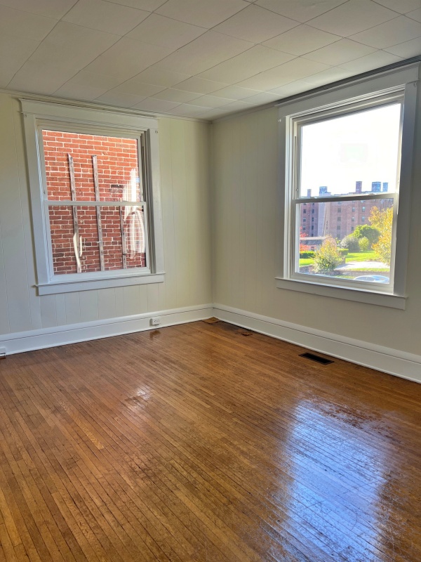 211-424 Linden Ave 1st fl f