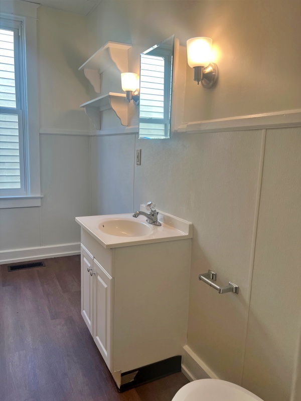 211-424 Linden Ave 1st fl h