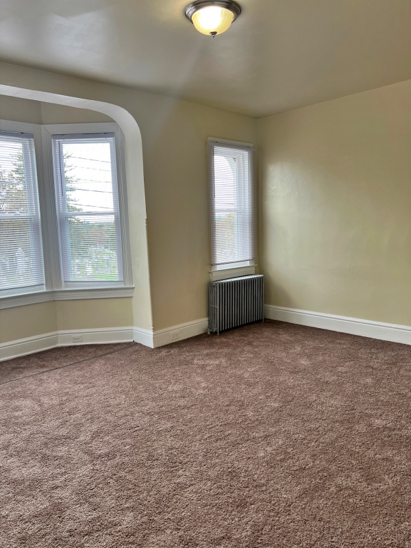 1185-825 N. George St. e