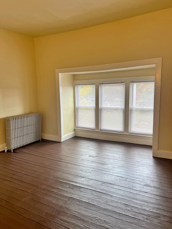 1185-825 N. George St. g