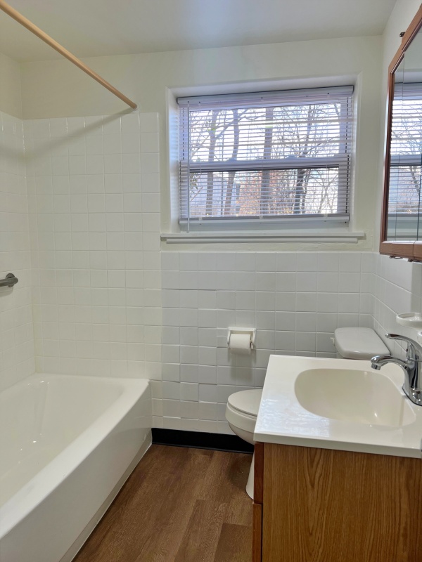 2123-2135 Suburban rd 1 e