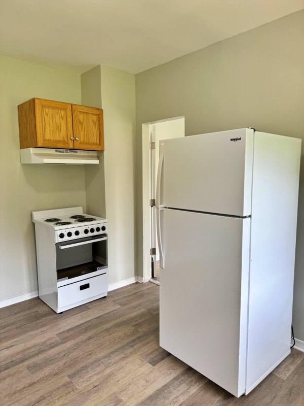 2161-111 S. Queen St. #2 e