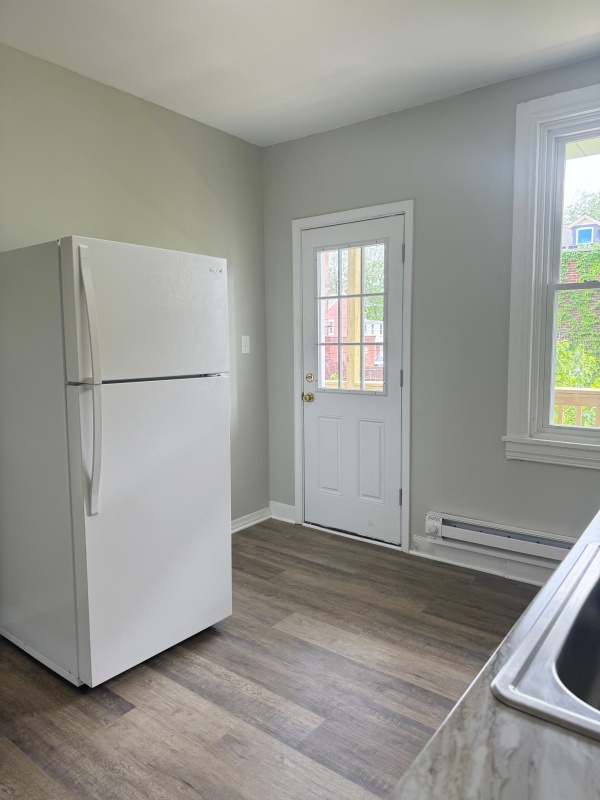 2161-111 S. Queen St. #2 f