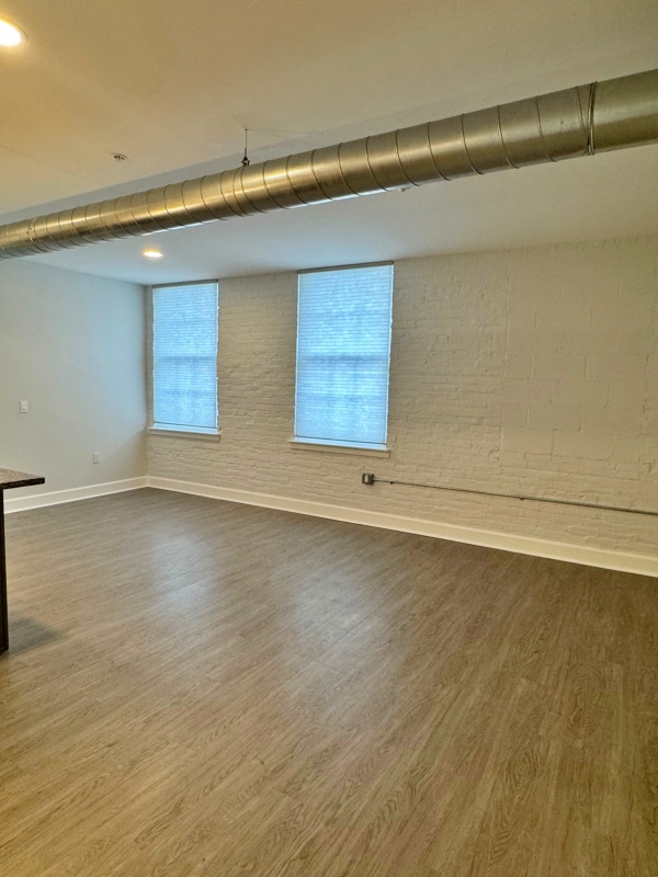 2169-50 N. Duke St. #306 d