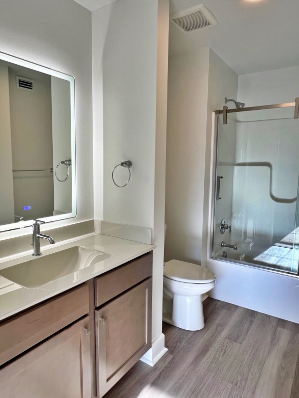 2132-50 N. Duke St. 402 e