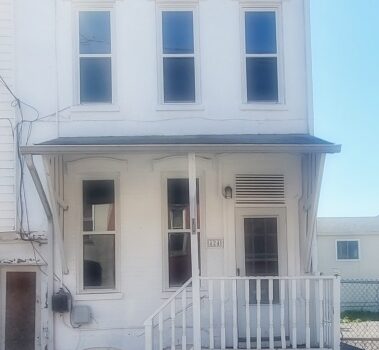 424 Walnut St.